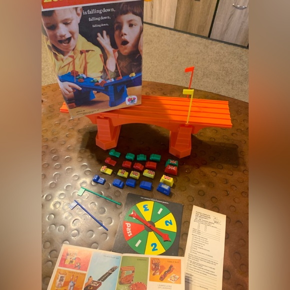 Game Vintage London Bridge is Falling Down Complete with box Cootie Co - Picture 2 of 13